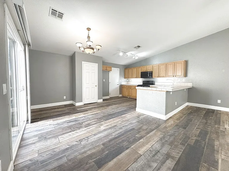 8209 Dusty Valley Ct — Photo 12