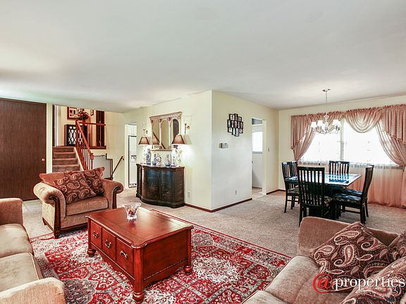 Living Room/Dining Room