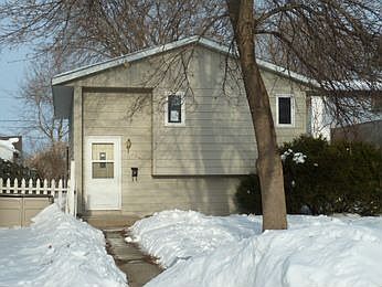 1st image of 414 8th Ave N