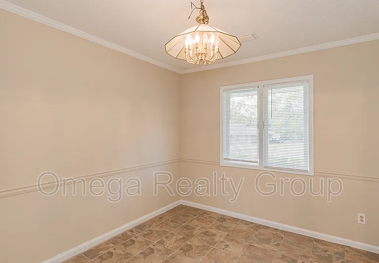 2061 Green Acres Dr — Photo 12
