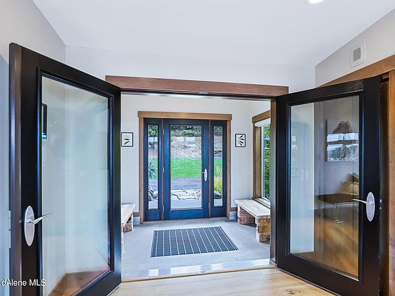 Heated Entry Vestibule>