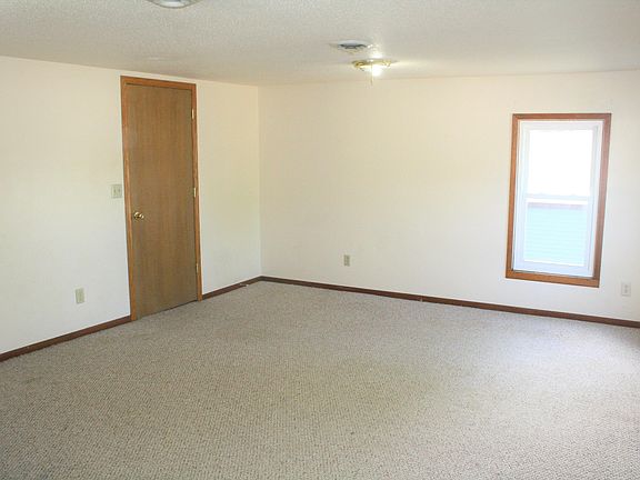 2nd image of 822 7th St S #822