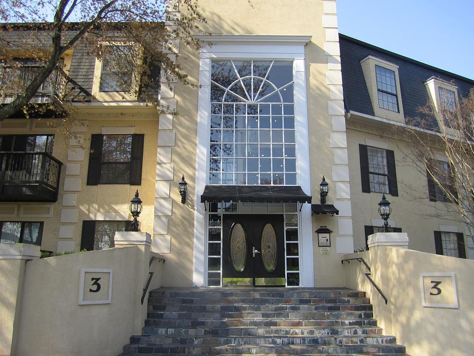 2nd image of 3307 Pine Heights Dr NE #3307