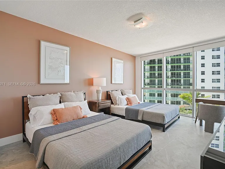 1750 N Bayshore Dr #1401 — Photo 4