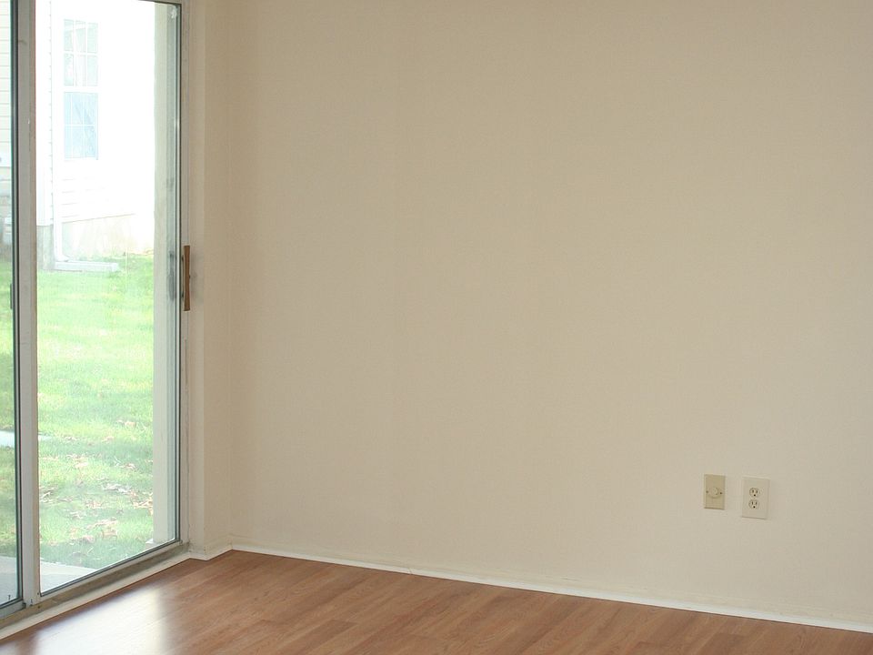 Bonus Room/Den with sliders out to patio