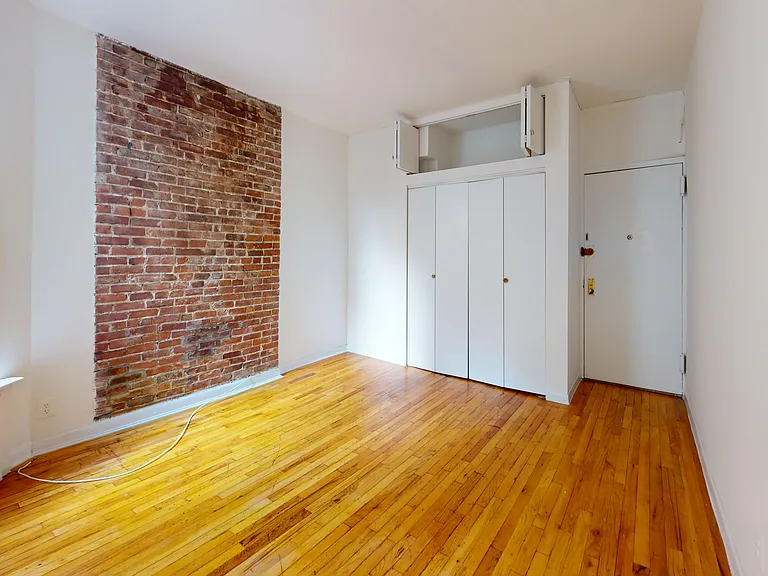 214 E 85th St #5D — Photo 4