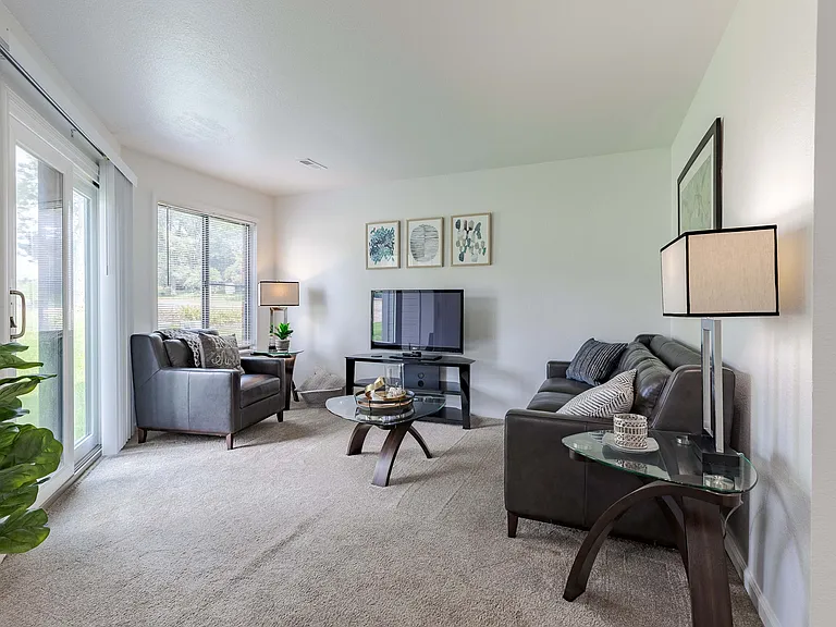 Oak Hill Apartments — Photo 6