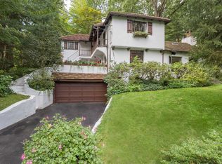 22 Central Dr, Port Washington, NY 11050