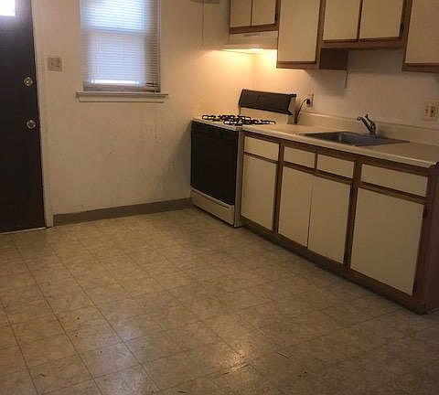 5th image of 1149 Herbert St Floor 1
