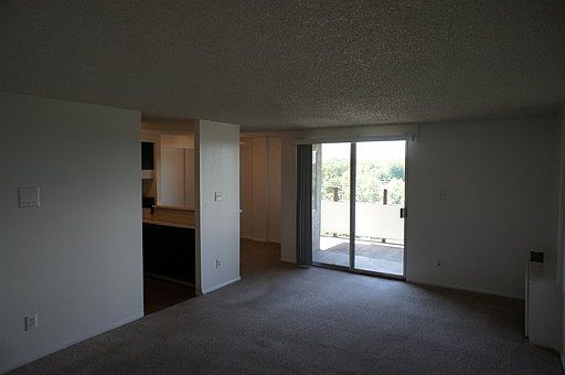 3rd image of 1140 Colorado Blvd APT 905