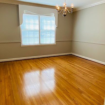 3rd image of 1404 Forsythe Ave