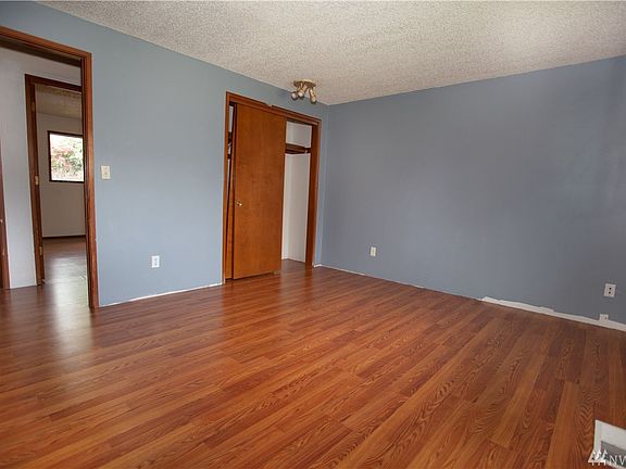 5th image of 1104 E Fairview Ln