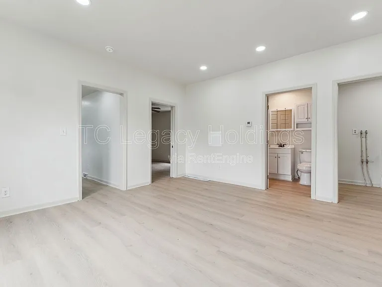 421 Walnut Ave — Photo 18