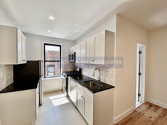 4th image of 116 Seaman Ave #6F