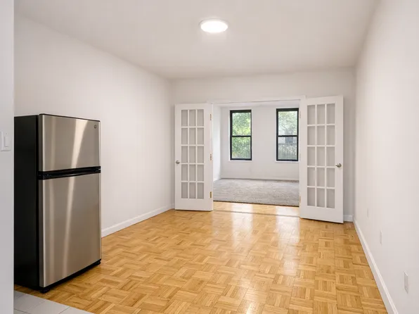 6 Jones St #3A, New York, NY 10014