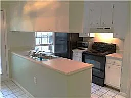 Building Photo - 507 Lakebrink Ct