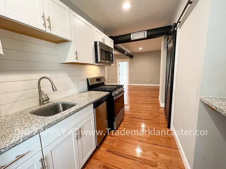 318 N Duke St #5 — Photo 6