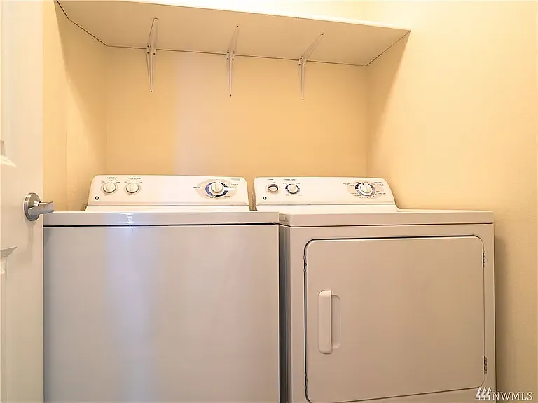 1216 Humphrey Ave W — Photo 6