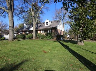 18 Berkley Dr, Rye Brook, NY 10573