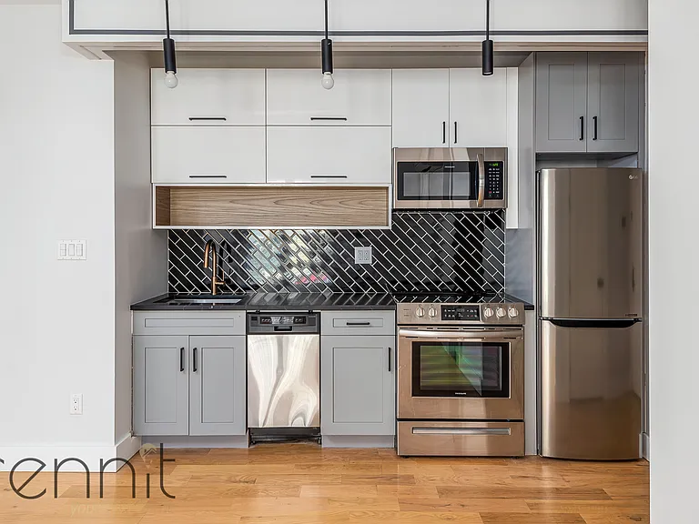 100 Suydam St #3L — Photo 7