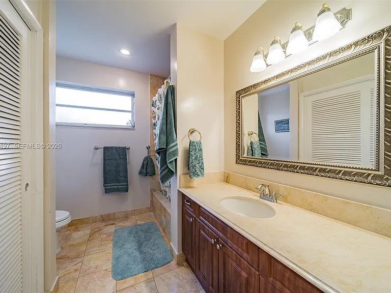 4410 N Buchanan St — Photo 7
