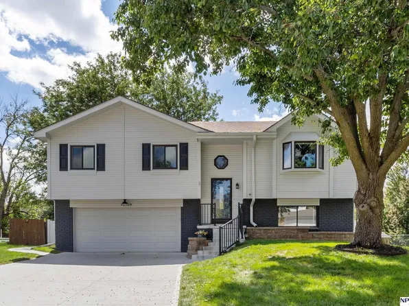 13729 Grover St, Omaha, NE 68144