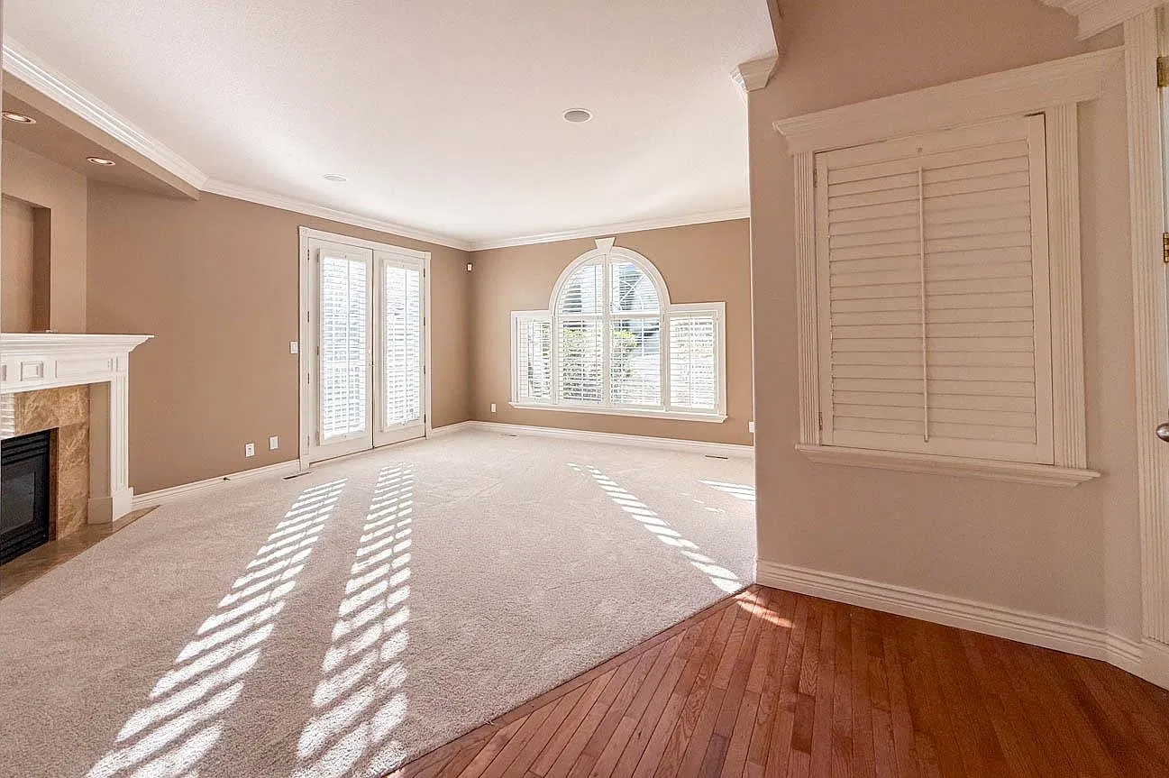 7 bed, 4000 sqft, $6,980 — Photo 4
