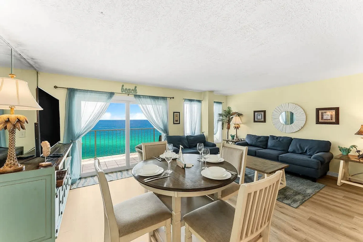 3 bed, 3.0 bath, 1528 sqft, $2,757 — Photo 1