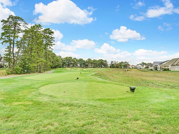3rd image of 72 Bayville Way