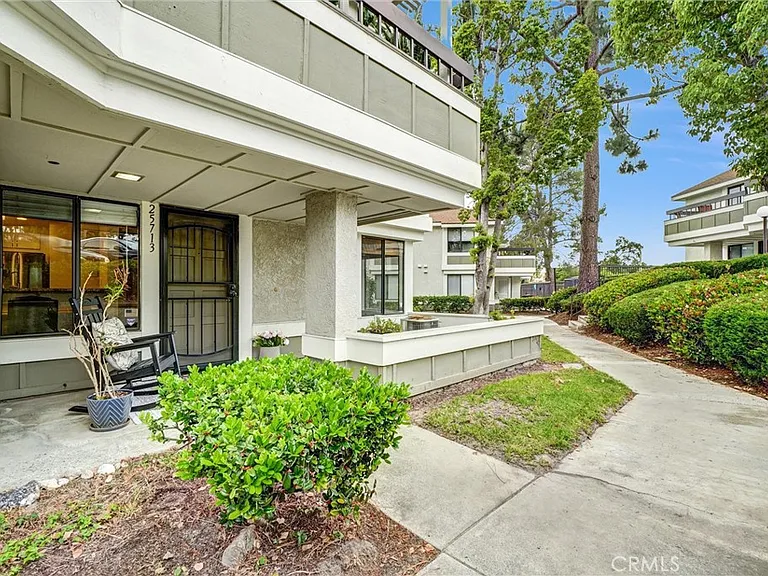 25713 Sycamore Pointe — Photo 4