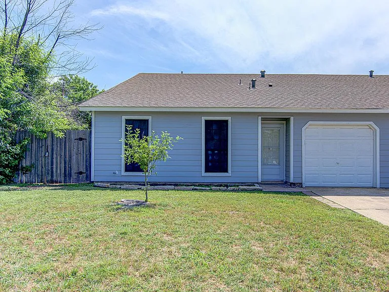 1603 Dale Cv #A — Photo 1