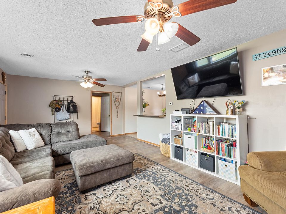 909 N Bebe St, Wichita, KS 67212 | Zillow