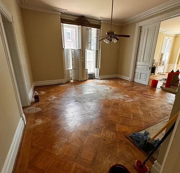 500 W Franklin St #1 — Photo 2