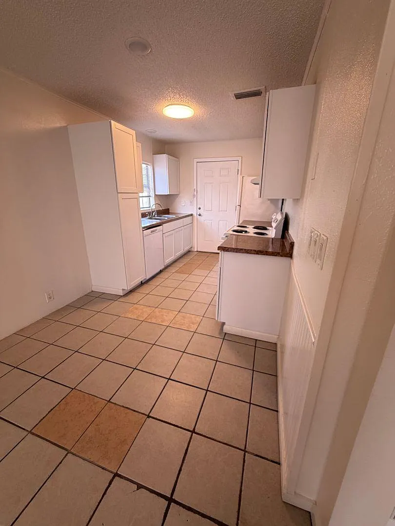 2 bed, 2.0 bath, 840 sqft, $975 — Photo 3