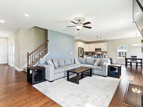 2nd image of 150 Oyster Landing Dr