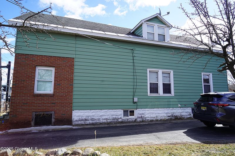 4th image of 106 McAlpin Street