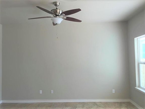 2nd image of 15453 Palmira Ave