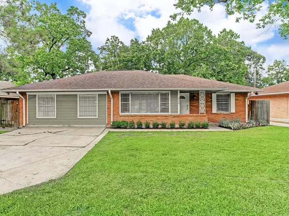 4938 Saxon Dr, Houston, TX 77092