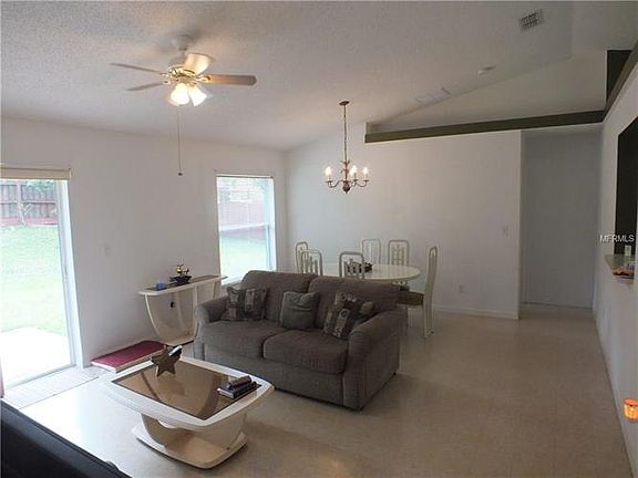 5th image of 11841 Foxglove Dr