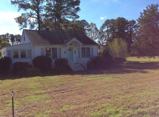 225 Sunset Dr, Weems, VA 22576