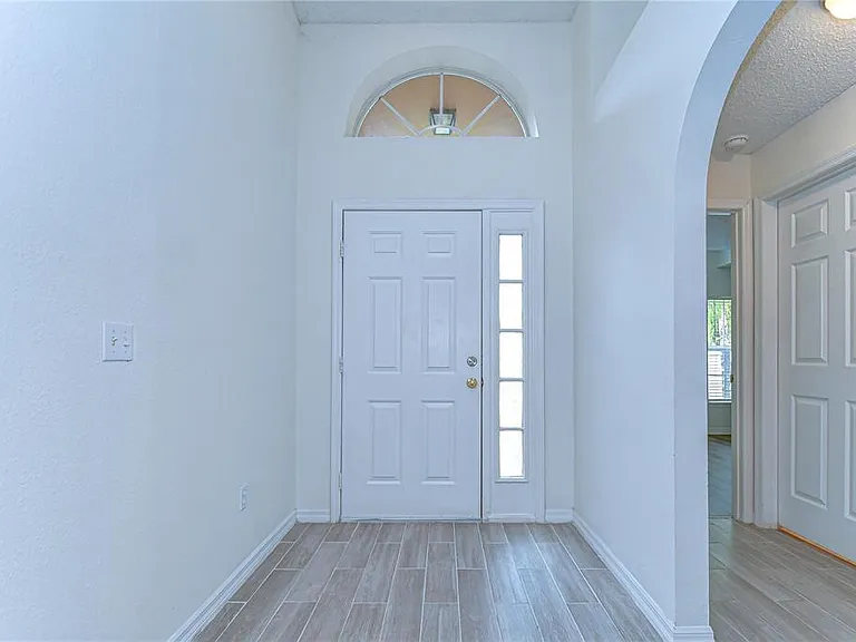 18303 Elmhurst Ln — Photo 4