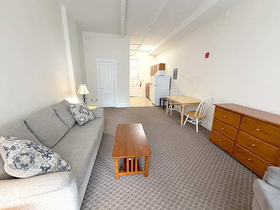 43 Main St #2F