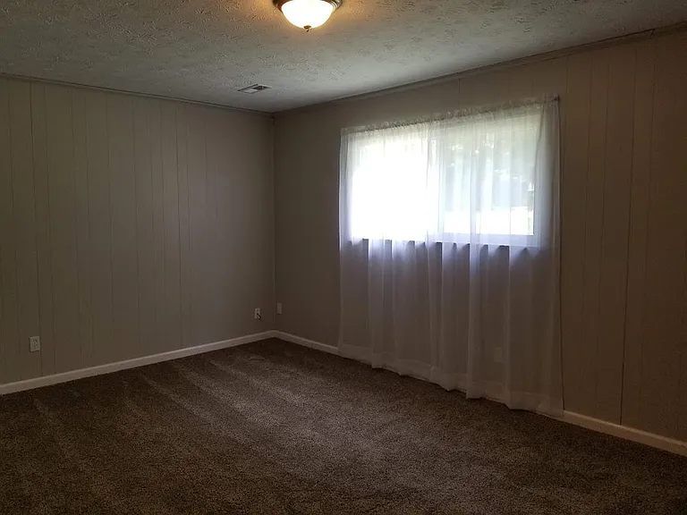 7811 Thompson School Rd — Photo 1
