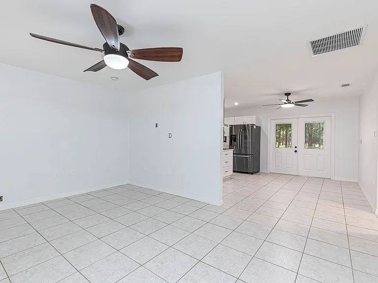 1750 Washburn Ave — Photo 9