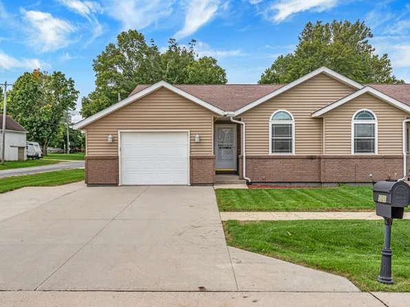 501 Primrose Ln, Geneseo, IL 61254