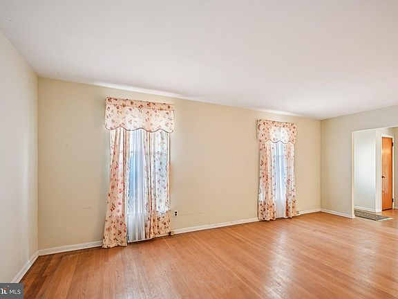 5th image of 1225 Nash Dr