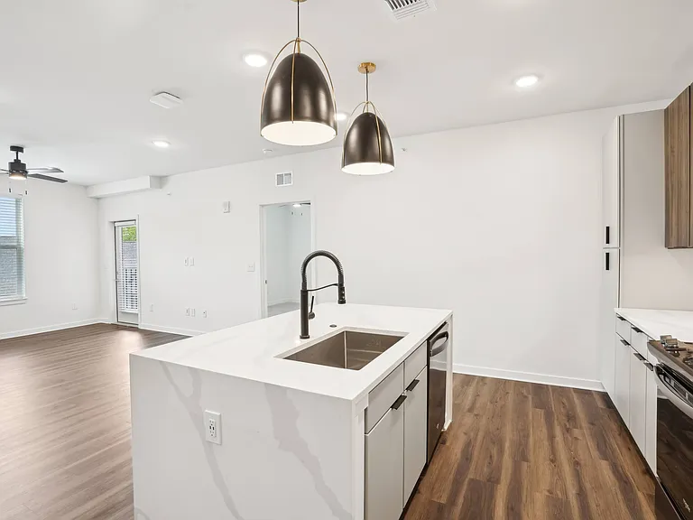 The Pullman Luxury Apartments — Photo 82