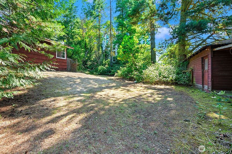 2nd image of 17552 12th Avenue NE