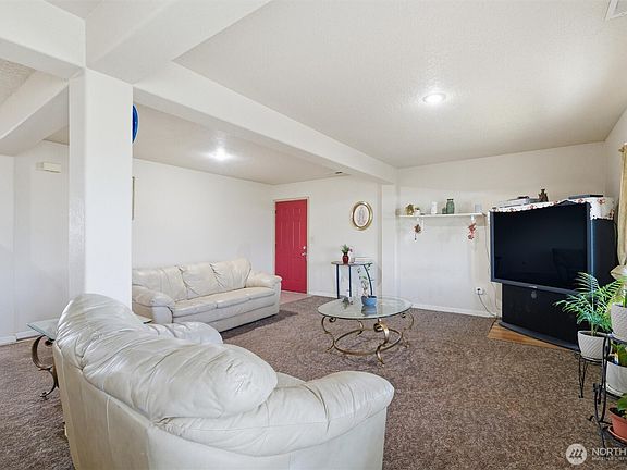 5th image of 237 Reeds Road