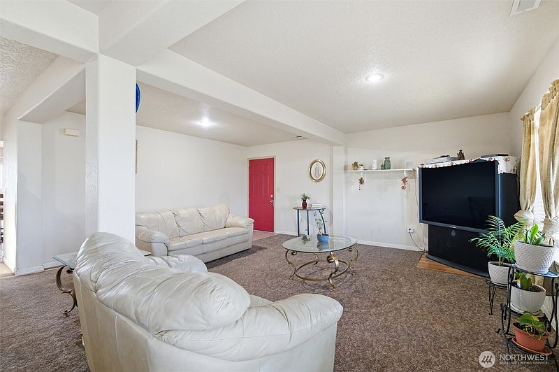 5th image of 237 Reeds Road